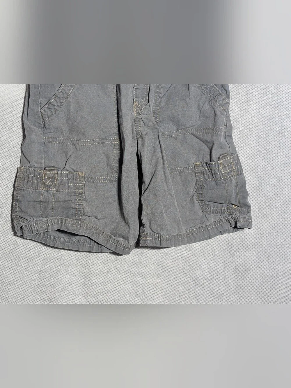 OshKosh B'gosh Boys Grey Elastic Waist Cargo Shorts Size 5 Cotton